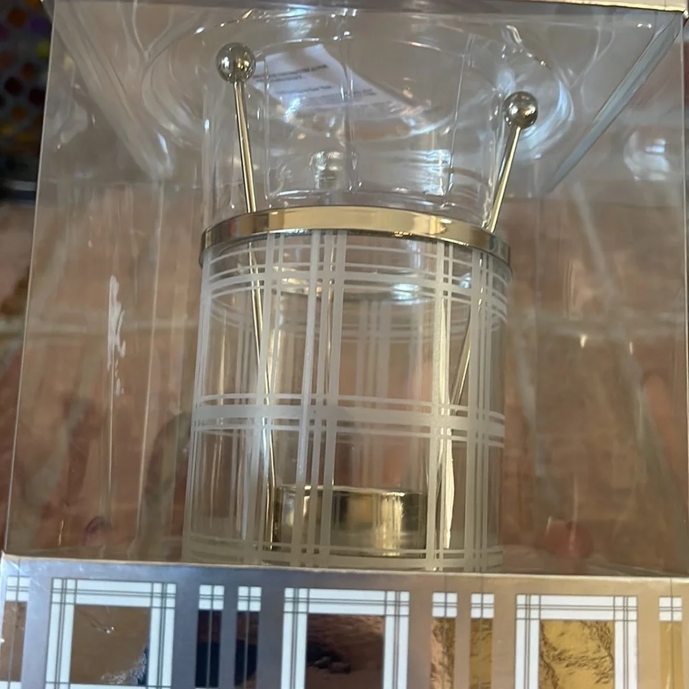 NIB The White Barn Candle Company The Perfect Christmas Oil Warmer